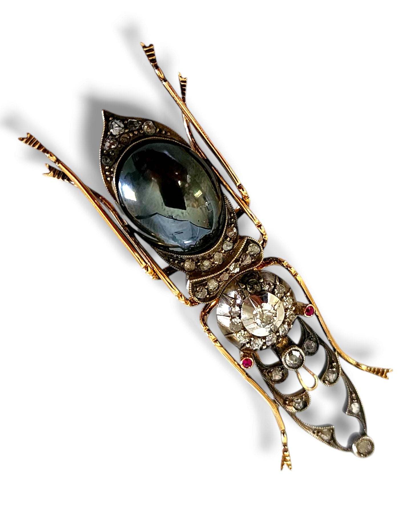 Brooch - 14 kt. Yellow gold, Imperial Russian 56k Gold Beetle Brooch with Diamonds - 1.26ct. tw. Diamond (Natural)