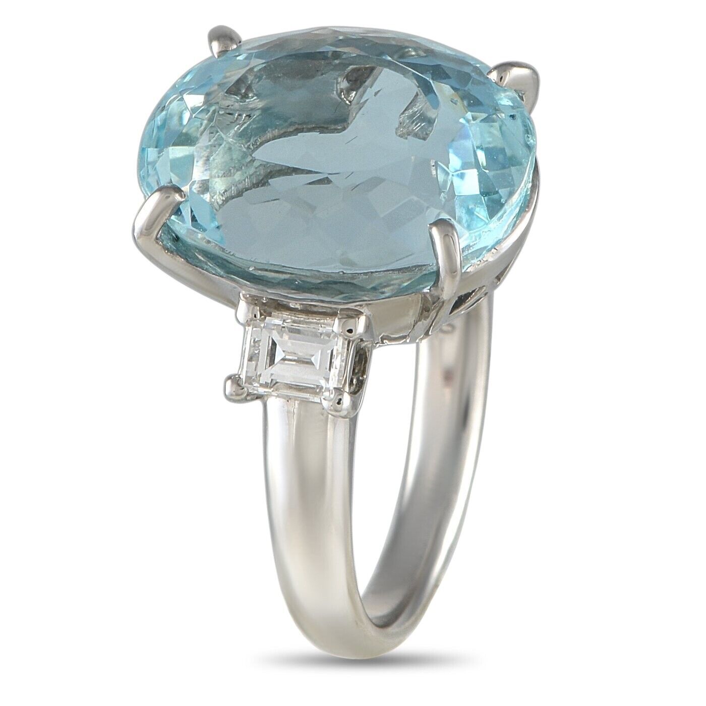 Lovely Platinum 0.52ct Diamond and Aquamarine Ring