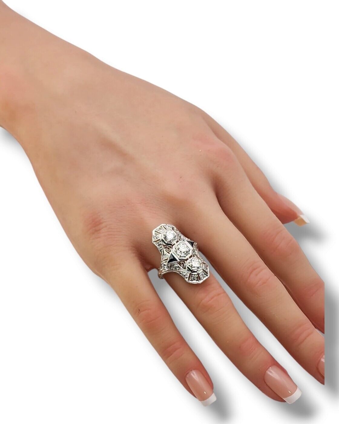 Gorgeous Art Deco 18K White Gold Ring 1.50 Carats