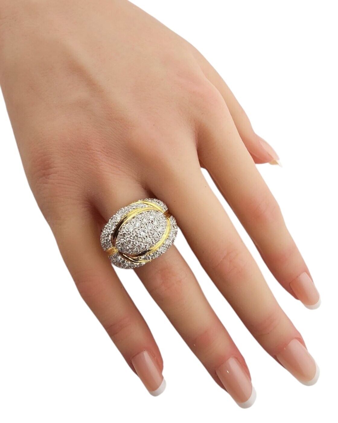 Gorgeous Large 18k Yellow Gold Cocktail 2.55 Carats Diamond Ring