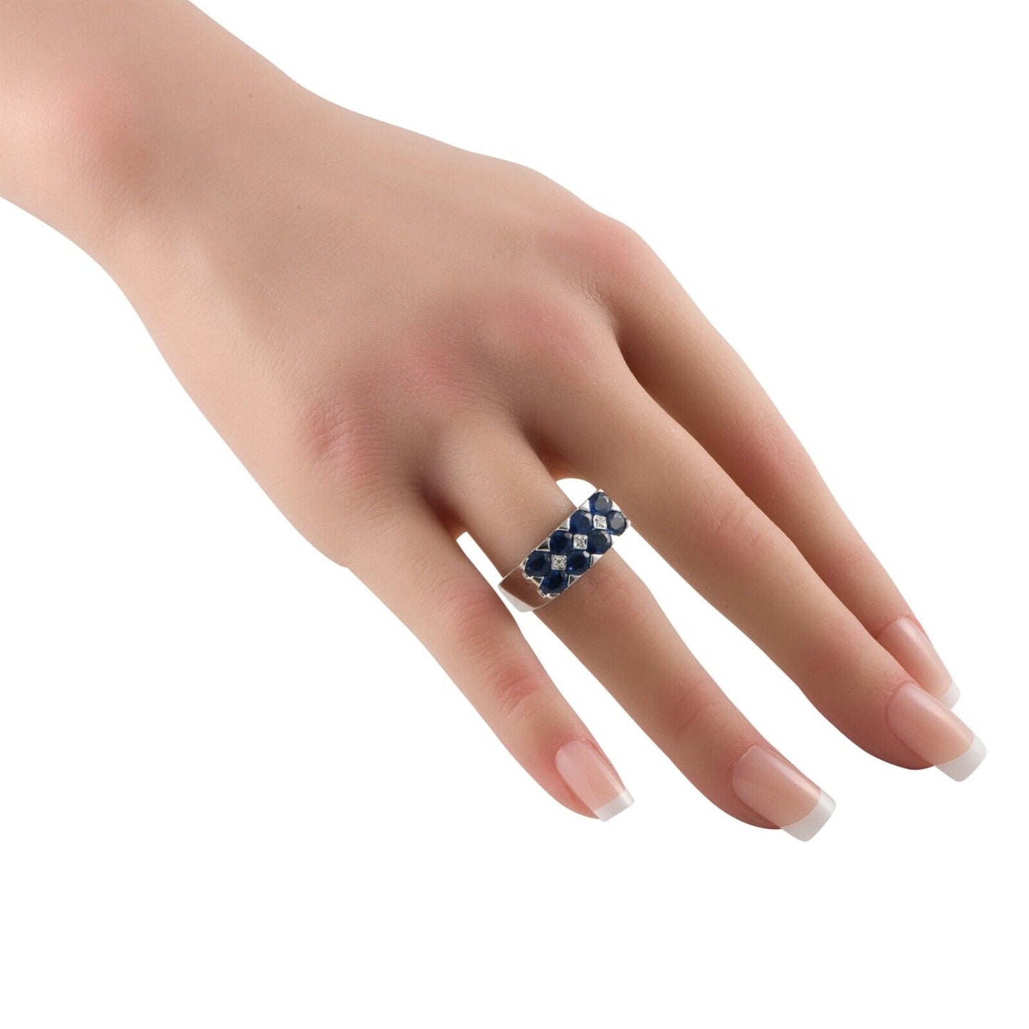 Lovely 18K White Gold 0.05ct Diamond and Sapphire Ring