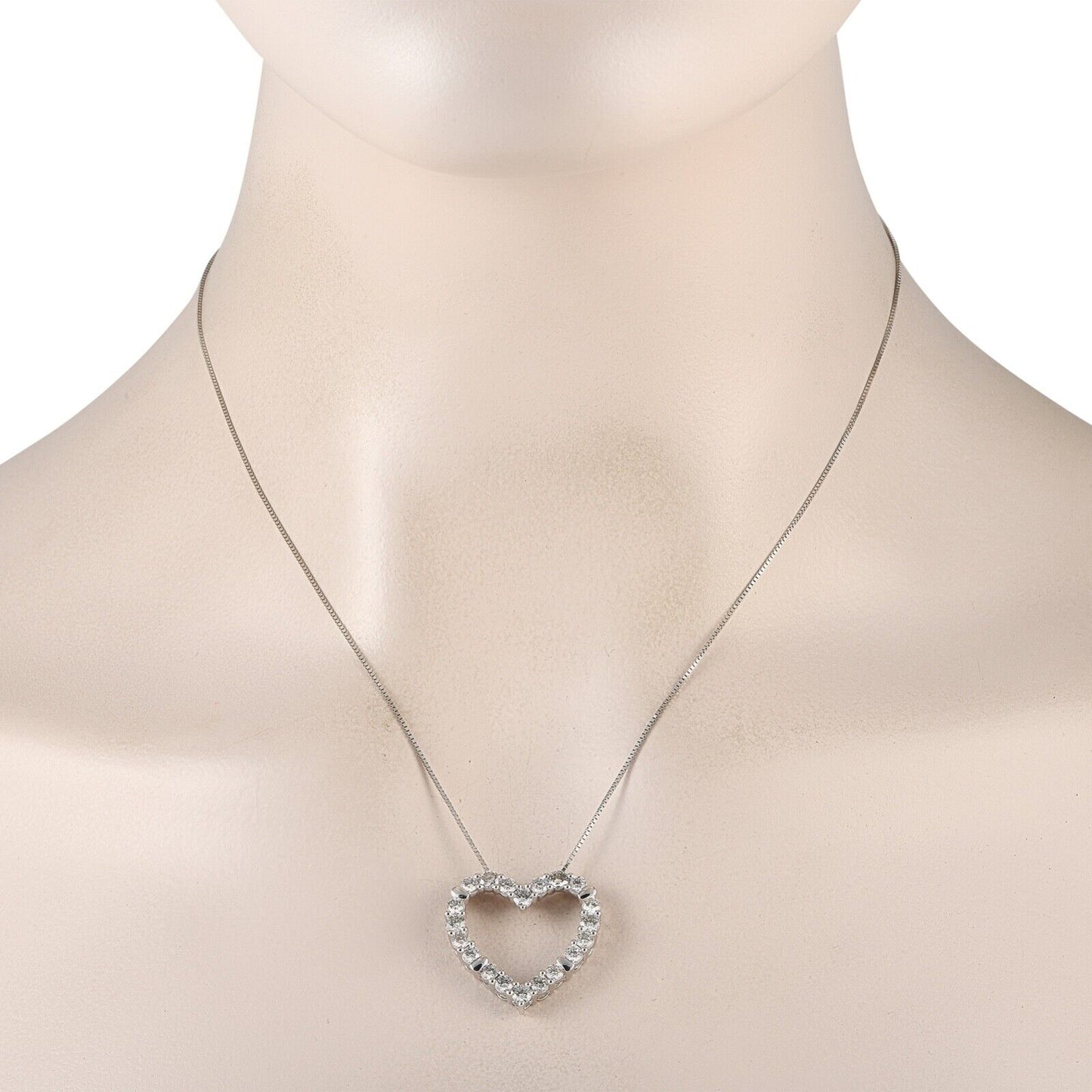 Stunning 14K White Gold 2.0ct Diamond Heart Necklace