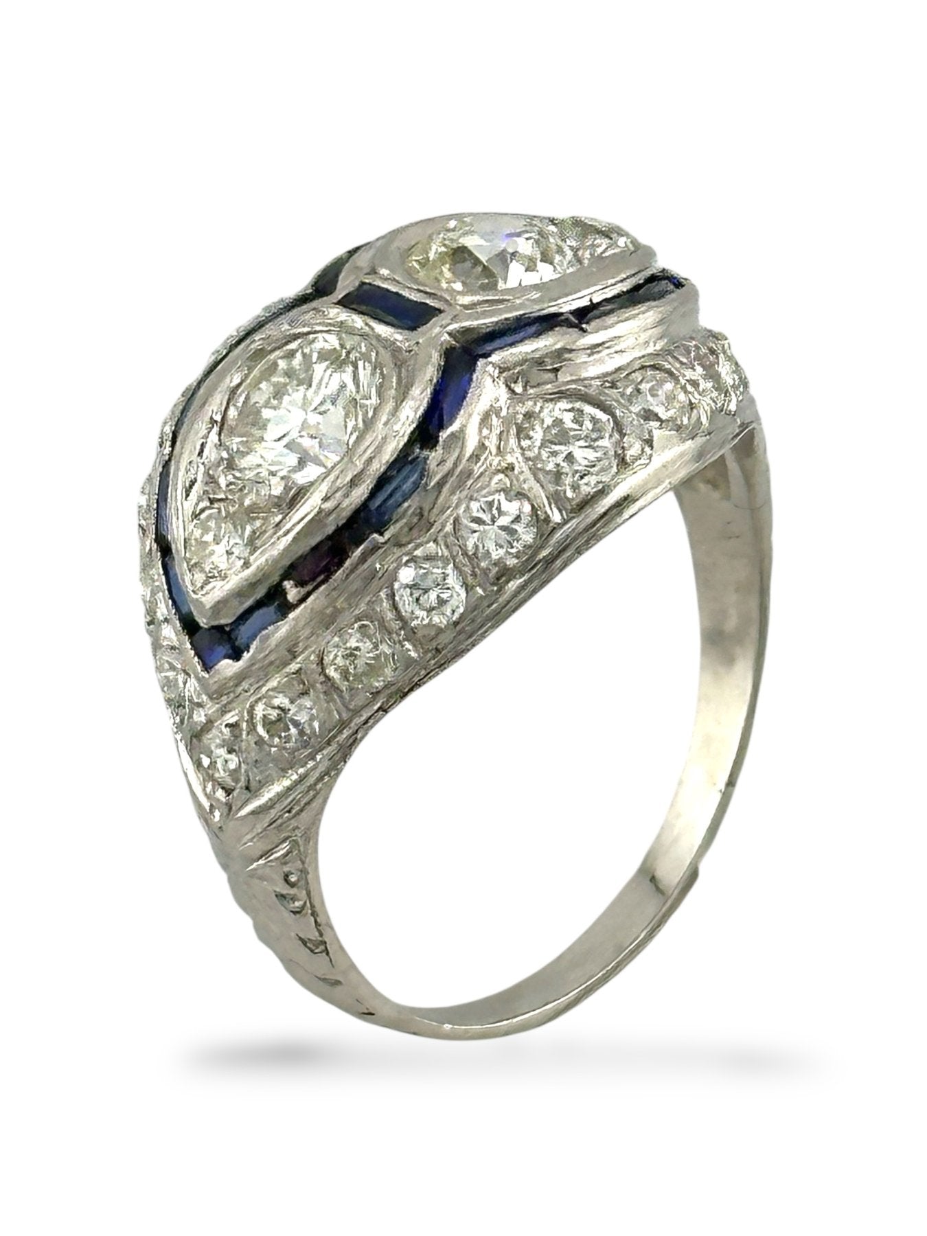 Platinum Art Deco Ring with 1.60 Carats of Diamonds and French-Cut Sapphires