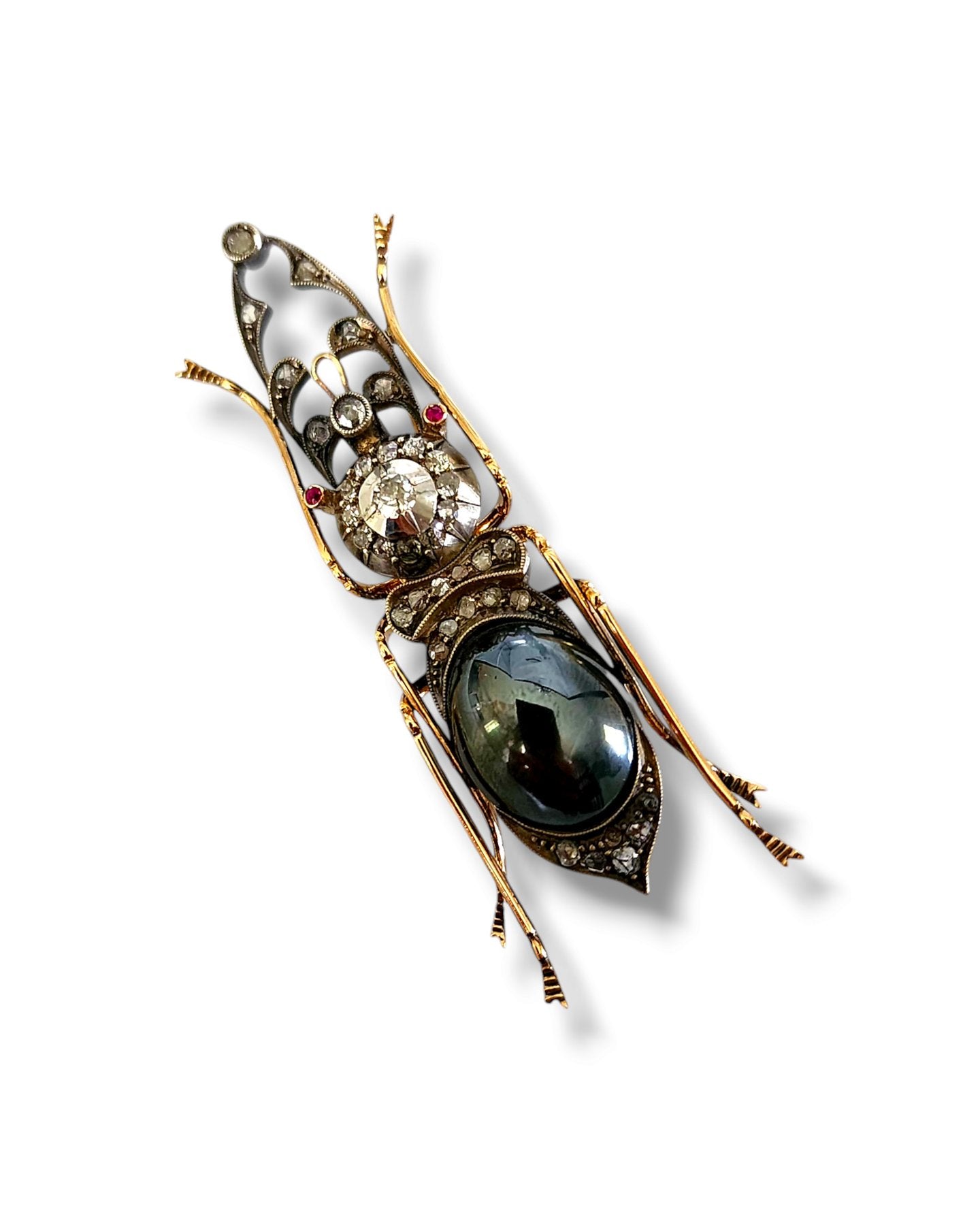Brooch - 14 kt. Yellow gold, Imperial Russian 56k Gold Beetle Brooch with Diamonds - 1.26ct. tw. Diamond (Natural)