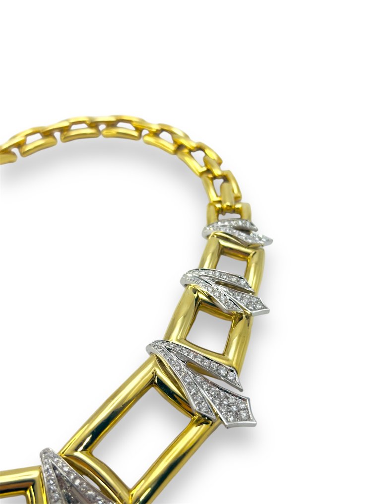Necklace - 18 kt. Yellow gold, Gorgeous 18K Gold Rectangle Shaped Necklace Earrings Set with Diamonds 6.30 Carats - 6.30ct. tw. Diamond (Natural)