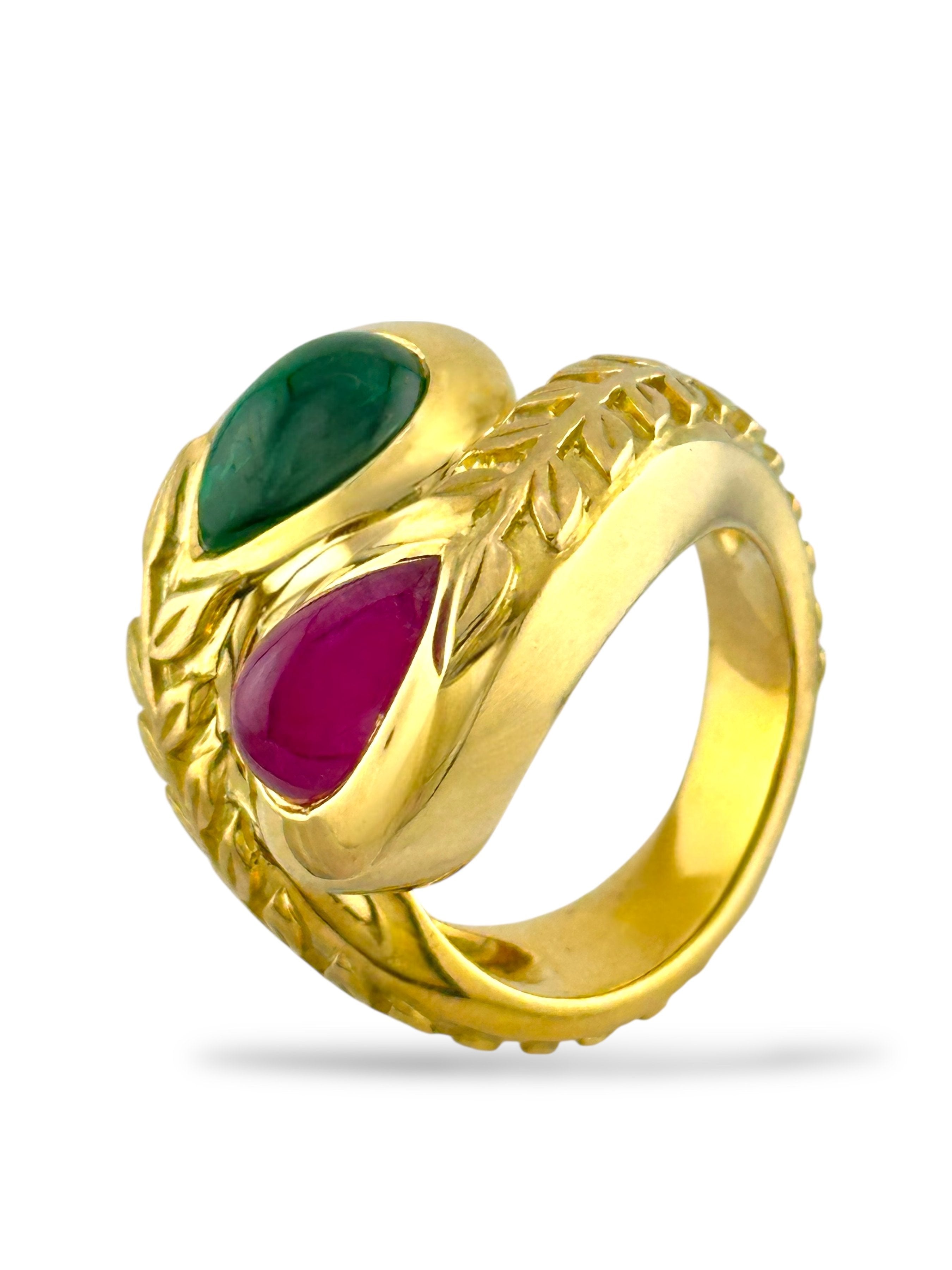 18 kt. Yellow gold, Valentin Magro 18K Gold Ring with Ruby and Emerald