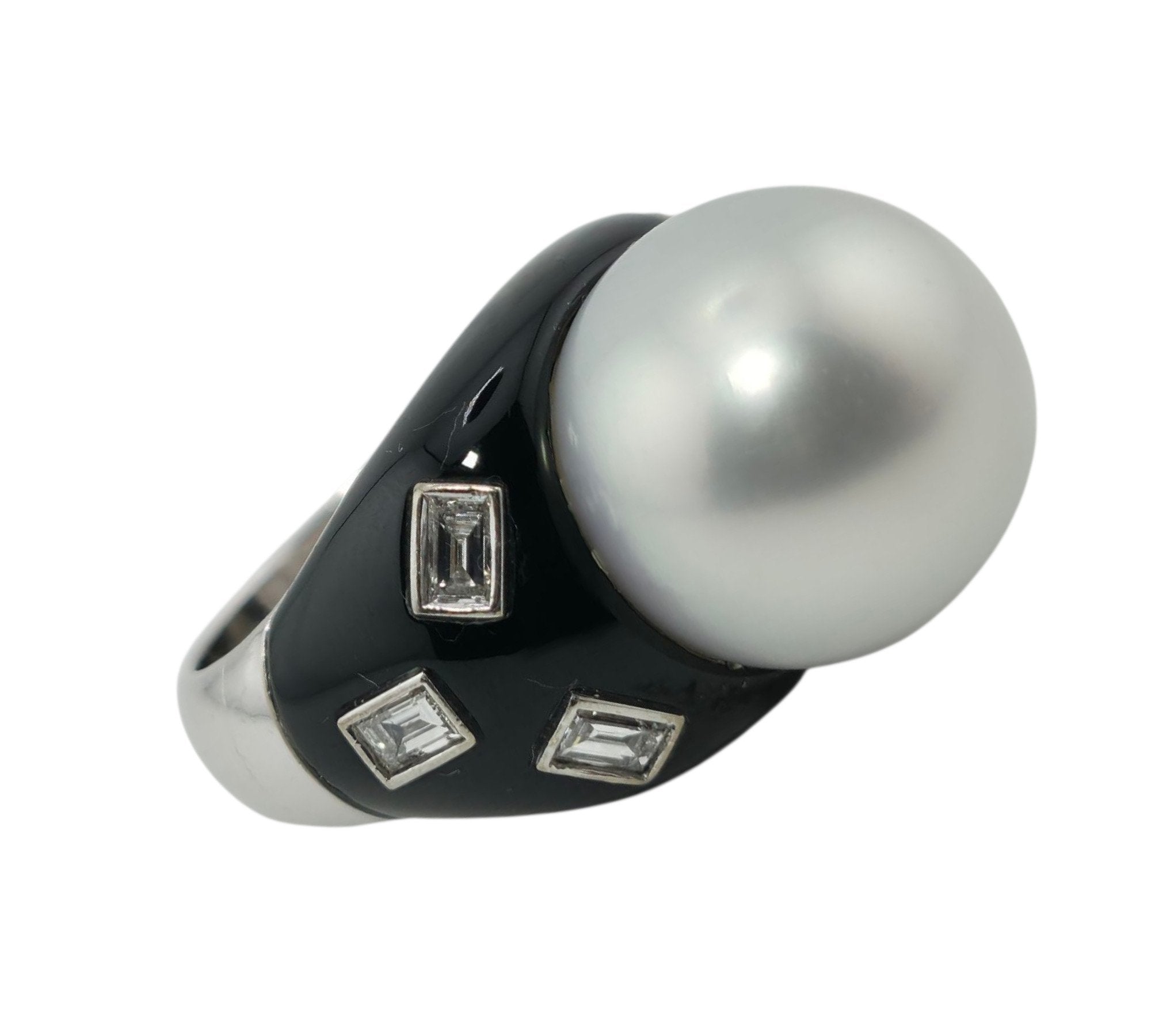 Art Deco 18K White Gold Ring with Pearl, Onyx and Emerald-Cut Diamonds