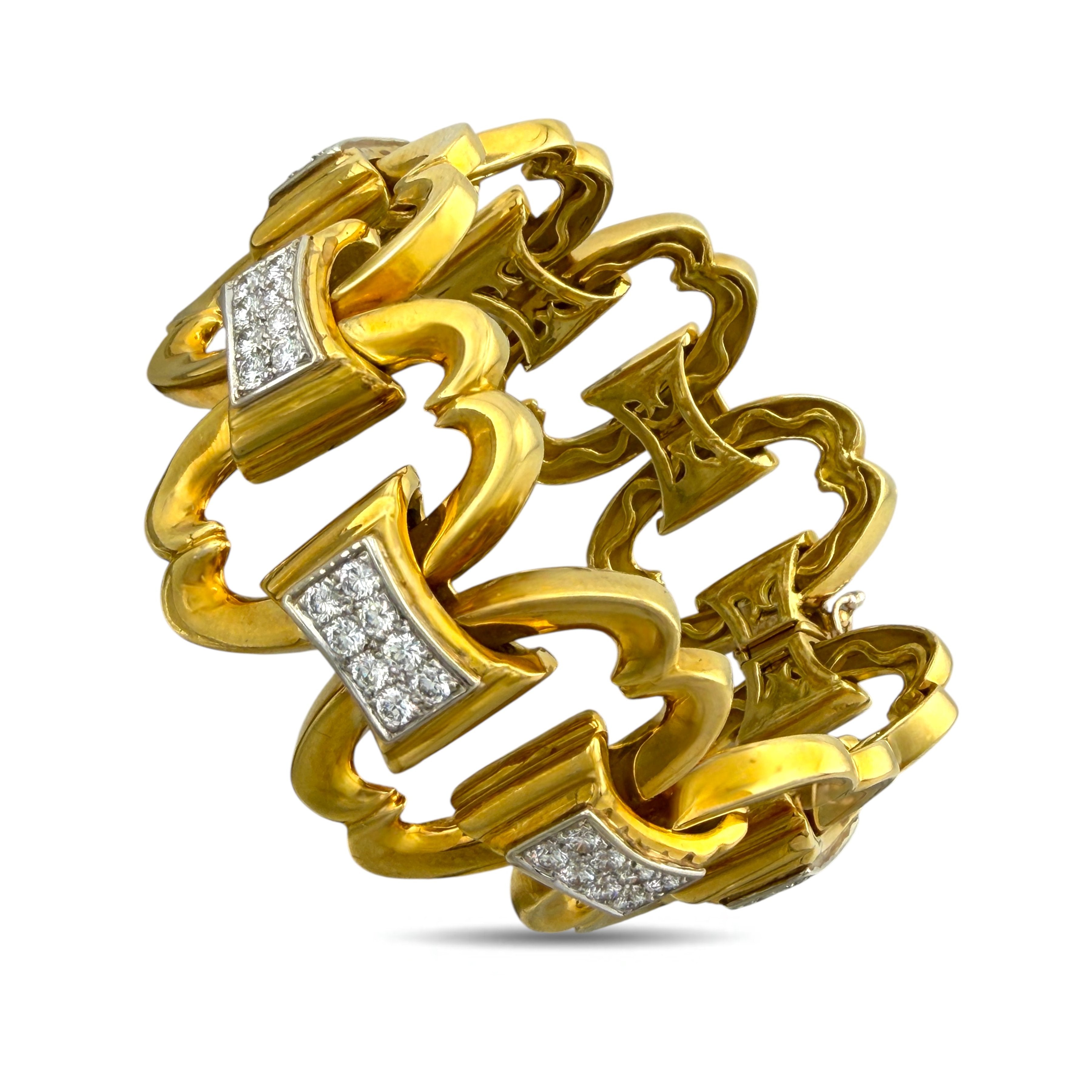 18 kt. Yellow gold, Exclusive Italian 18K Yellow Gold Interlocking 3.84ct Diamond Link  3.84ct. tw. Diamond