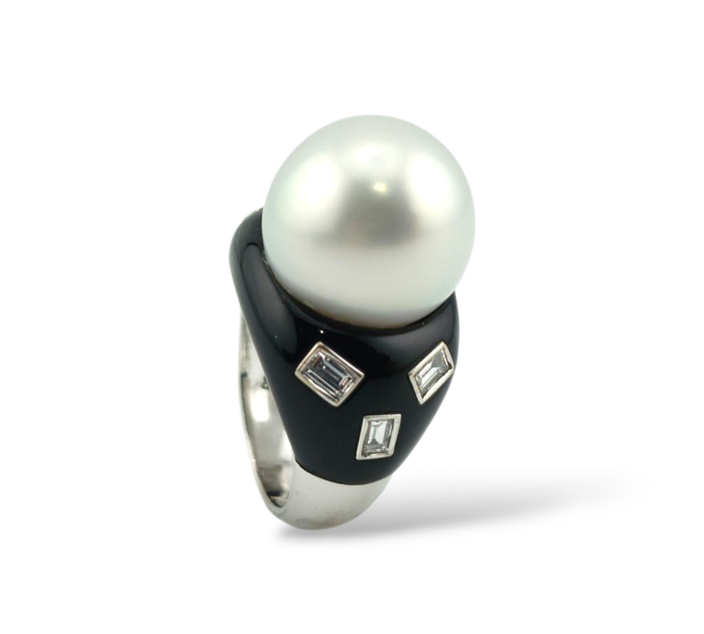 Art Deco 18K White Gold Ring with Pearl, Onyx and Emerald-Cut Diamonds