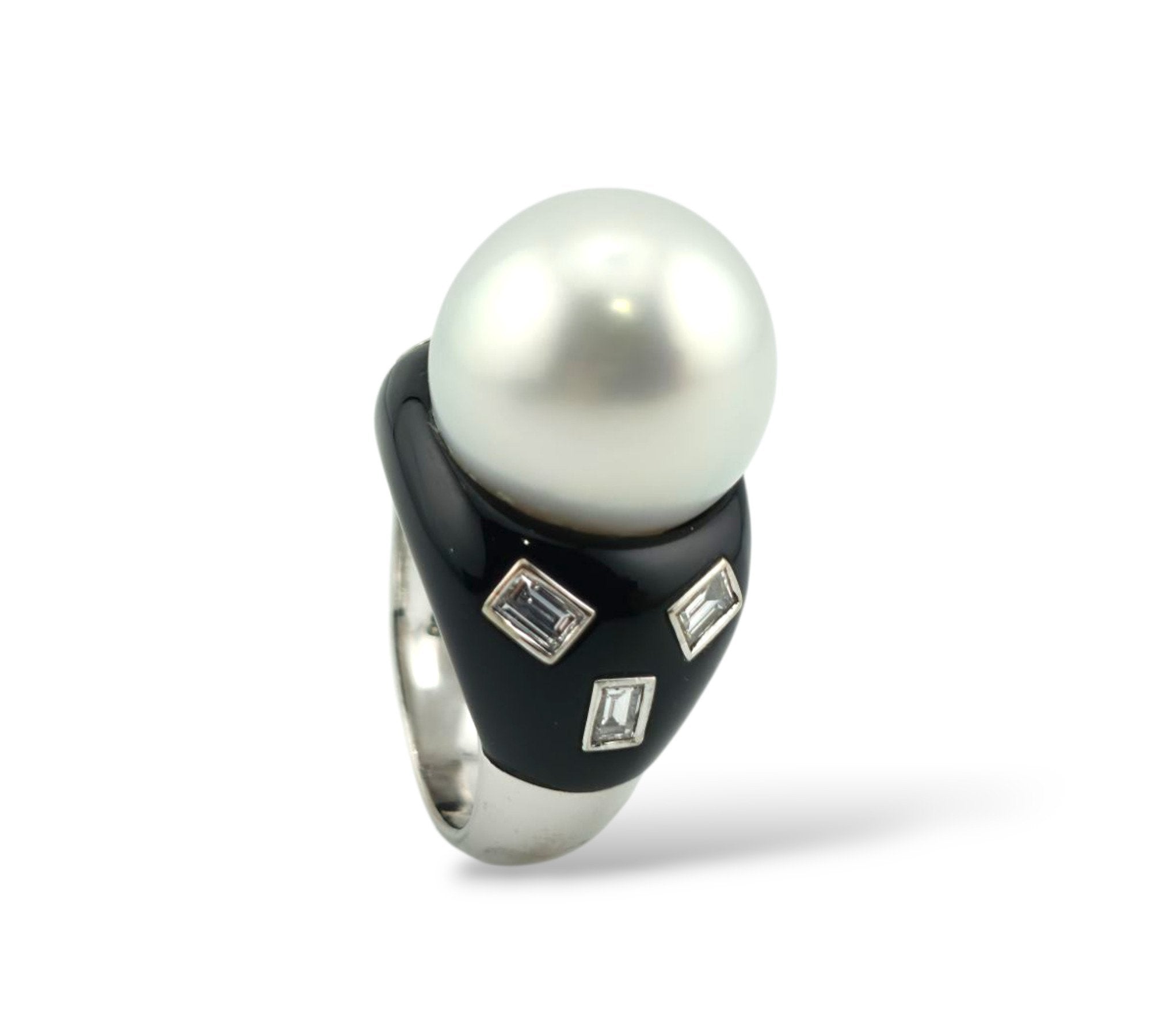 Art Deco 18K White Gold Ring with Pearl, Onyx and Emerald-Cut Diamonds