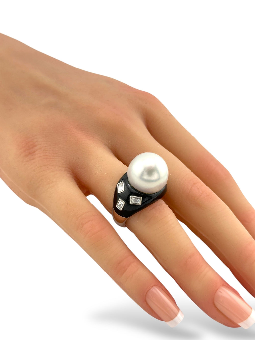Art Deco 18K White Gold Ring with Pearl, Onyx and Emerald-Cut Diamonds