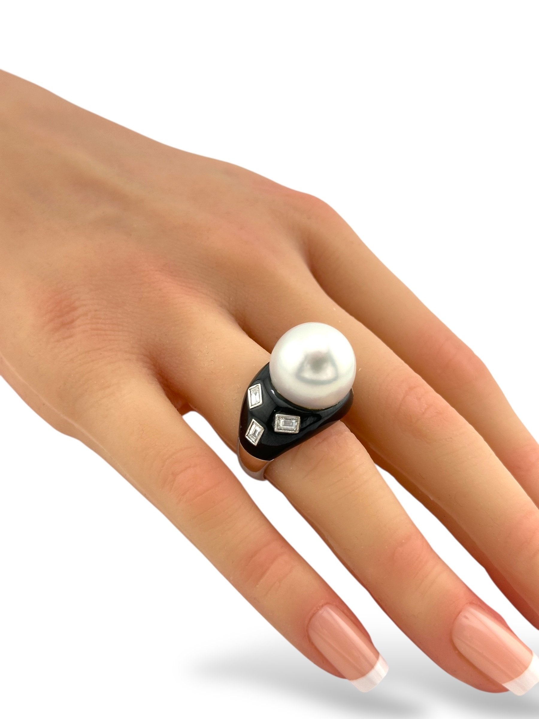 Art Deco 18K White Gold Ring with Pearl, Onyx and Emerald-Cut Diamonds