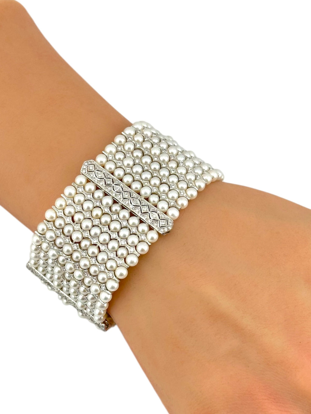 18K White Gold Diamond and Pearl Bracelet