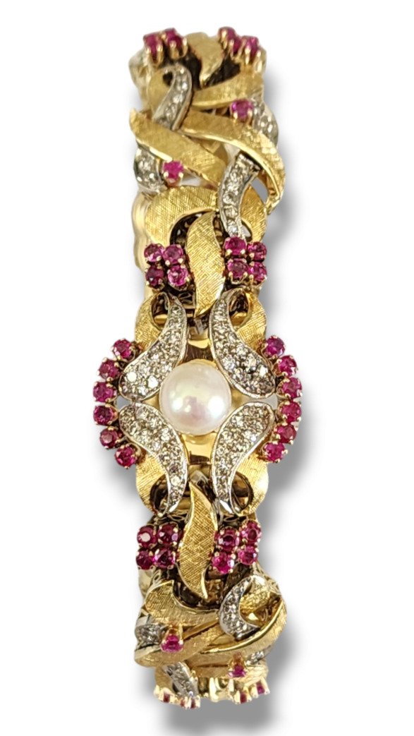 18 kt. Yellow gold, Gorgeous Vintage 18kt Gold 4.5 Carat Ruby and 3.12 Carat  Diamond Bracelet  71.5 Grams  -  3.12ct. tw. Diamond (Natural)