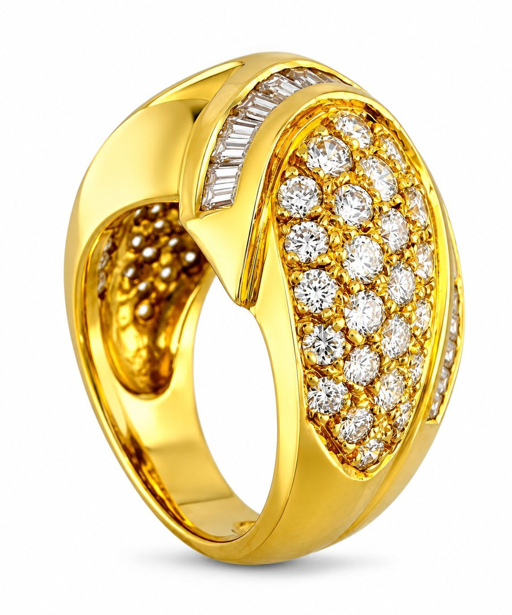 18K yellow gold diamond ring with round cluster panel and baguette border
