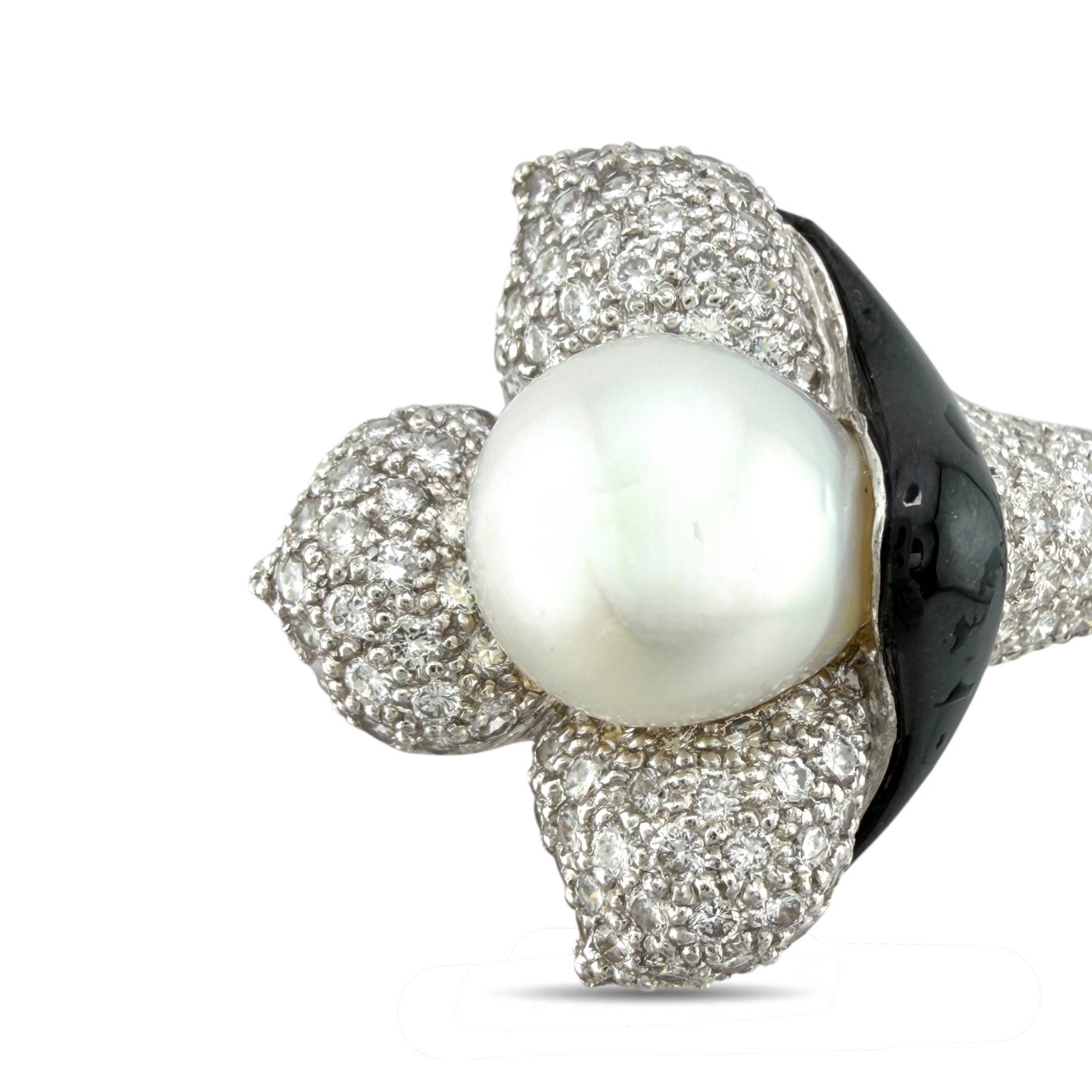 18K White Gold and 5.61ct Diamond Flower Brooch