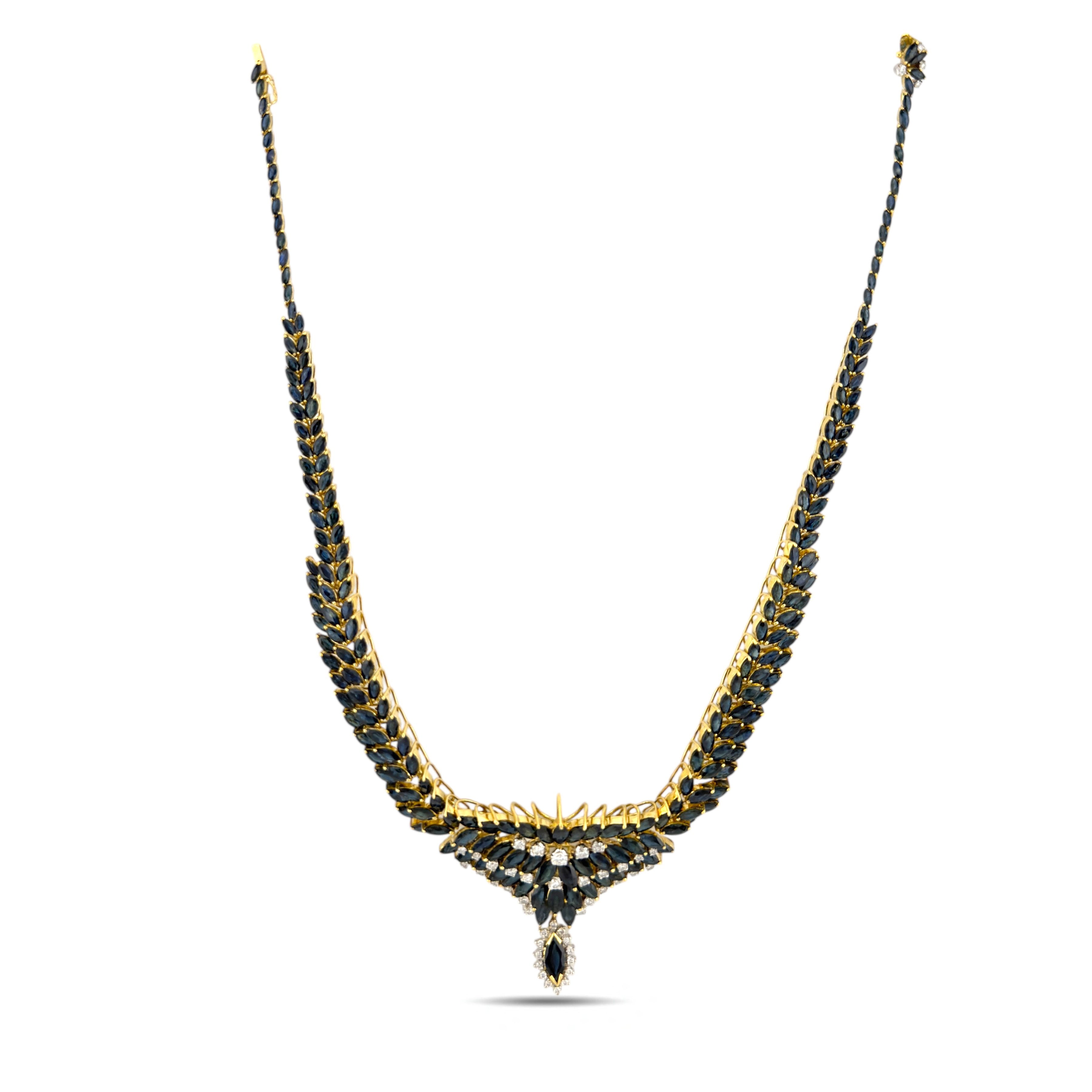 18 kt. Yellow gold, Exclusive 18K Yellow Gold 49.38ct Sapphire and 1.38ct Diamond Necklace  -  50.76ct. tw. Sapphire - Diamond