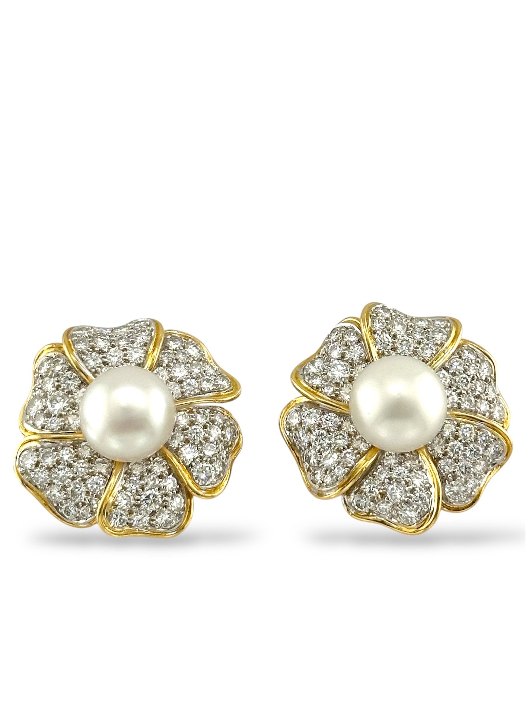 18K Gold and 11ct Diamonds Earrings