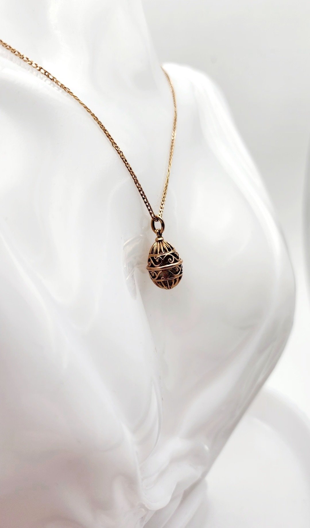 Imperial Russian Jeweled 56K (14K) Gold Egg Pendant