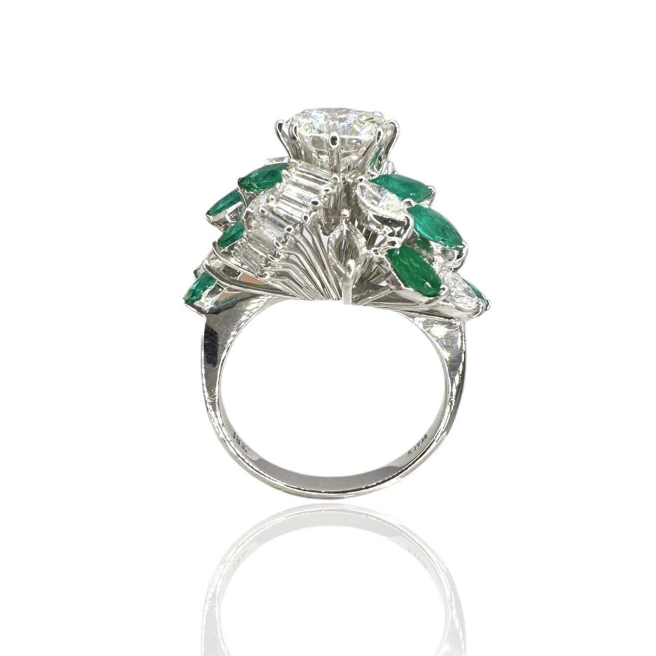 Stunning 18K Gold Ring with  Marquise Diamonds ,Emerald and 4.09ct. Diamonds
