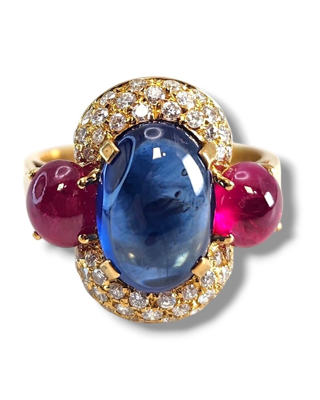 Beautiful 18K Yellow Gold Ring with Diamonds, Sapphire and Rubies Diamond