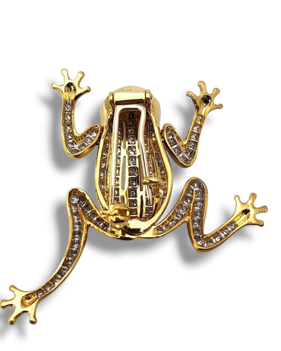 Lovely 18K Yellow Gold Frog Brooch with Diamonds and Sapphire Eyes