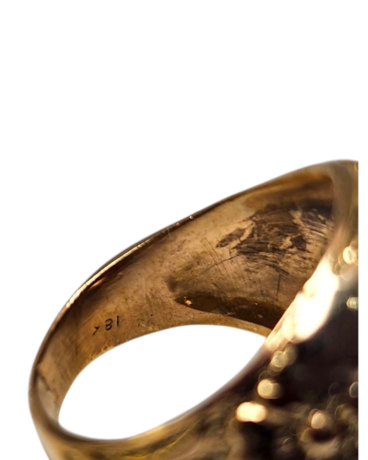 Beautiful 18K Gold Ring with Large Natural Amethyst surrounded by Diamonds