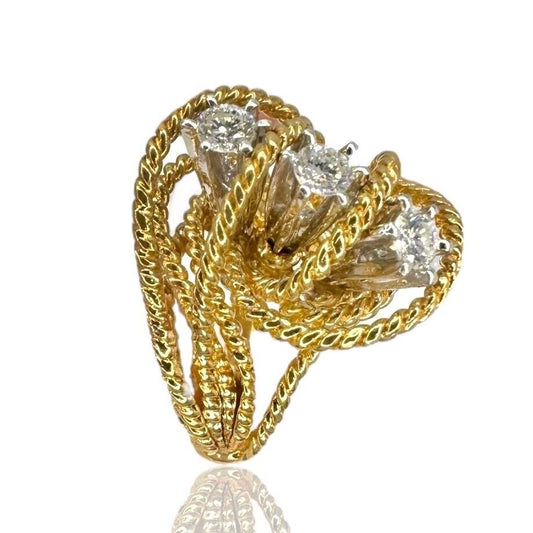 Beautiful 14K Gold Ring with Diamonds