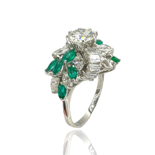 Ring - 18 kt. White gold, Beautiful 18K White Gold Ring with Large Diamonds,