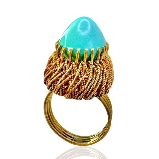 Lovely 18 Kt Yellow gold & Turquoise Ring