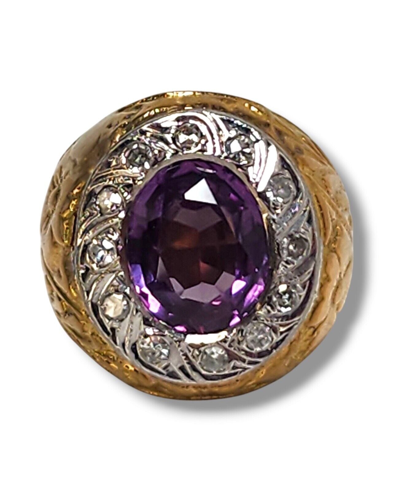 Beautiful 18K Gold Ring with Large Natural Amethyst surrounded by Diamonds
