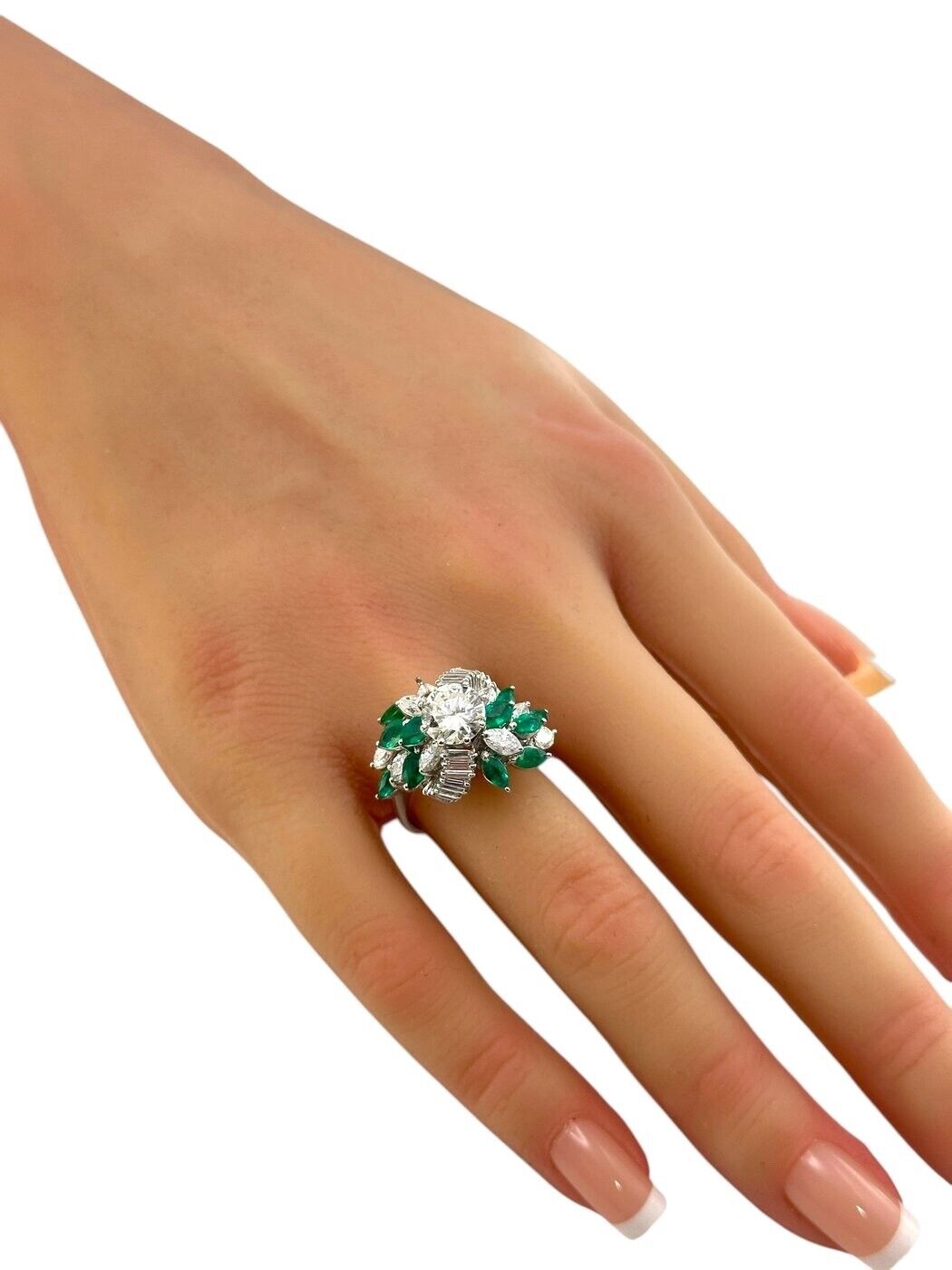 Stunning 18K Gold Ring with  Marquise Diamonds ,Emerald and 4.09ct. Diamonds