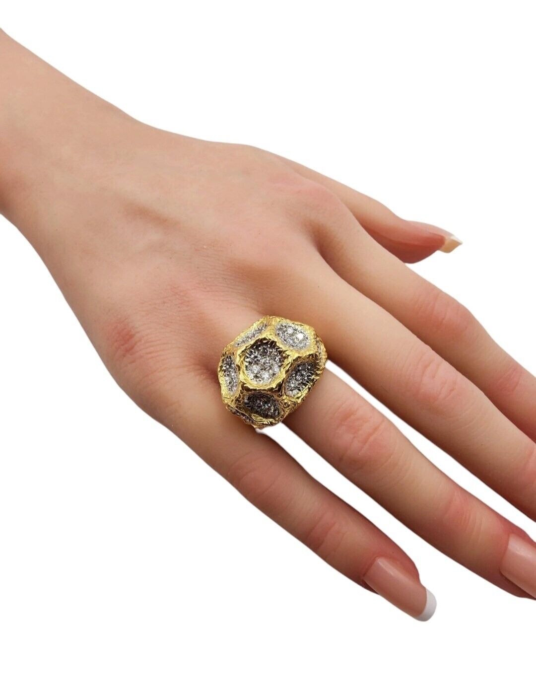 Gorgeous 18k Gold Ring with Diamonds 1.50 Carats