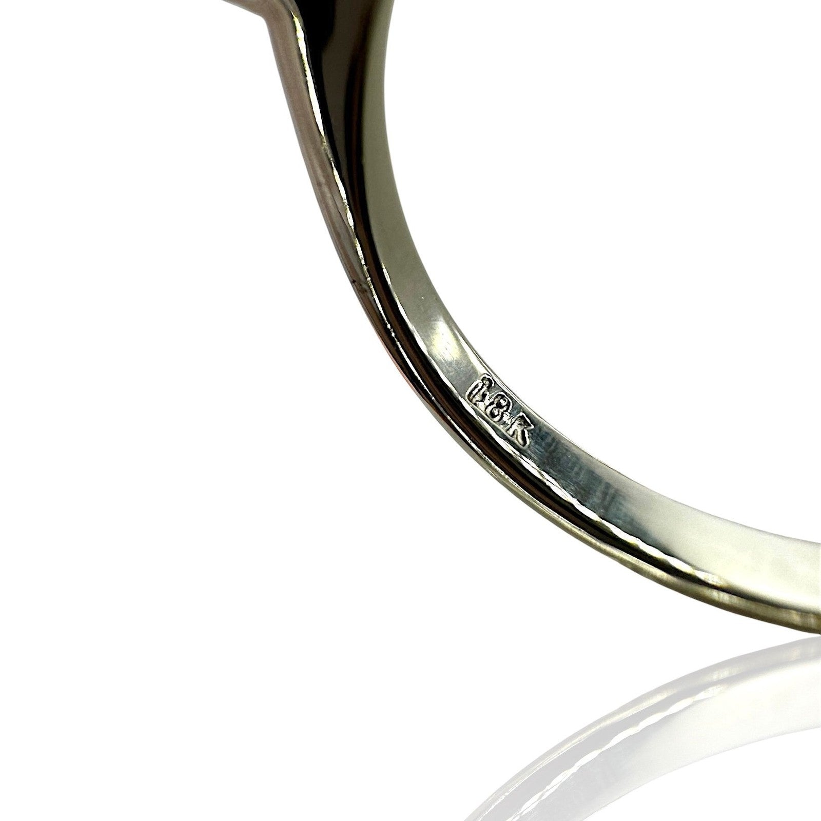 Ring - 18 kt. White gold, Beautiful 18K White Gold Ring with Large Diamonds,