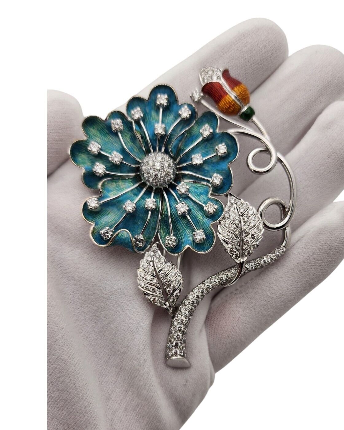 SABBADINI 18K Gold, Diamond flower brooch  Large 6.12Ct.