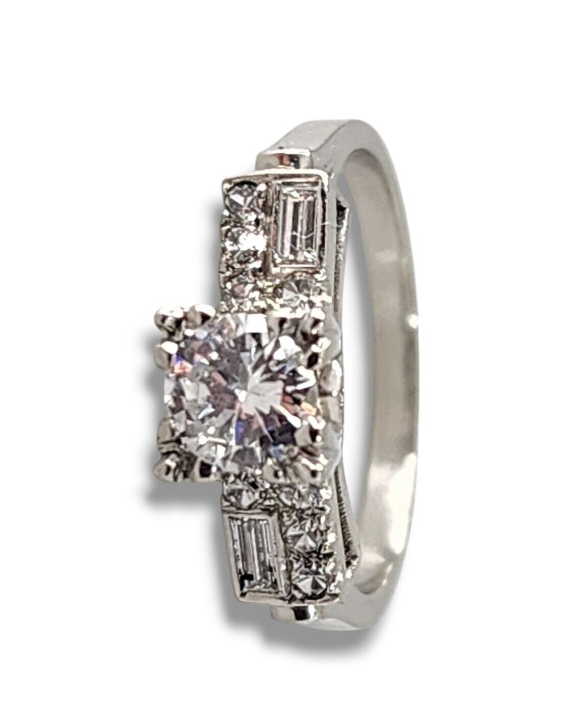 Beautiful 18K White Gold Ring with Diamonds 0.50Ct