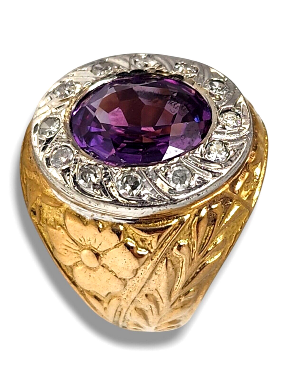 Beautiful 18K Gold Ring with Large Natural Amethyst surrounded by Diamonds