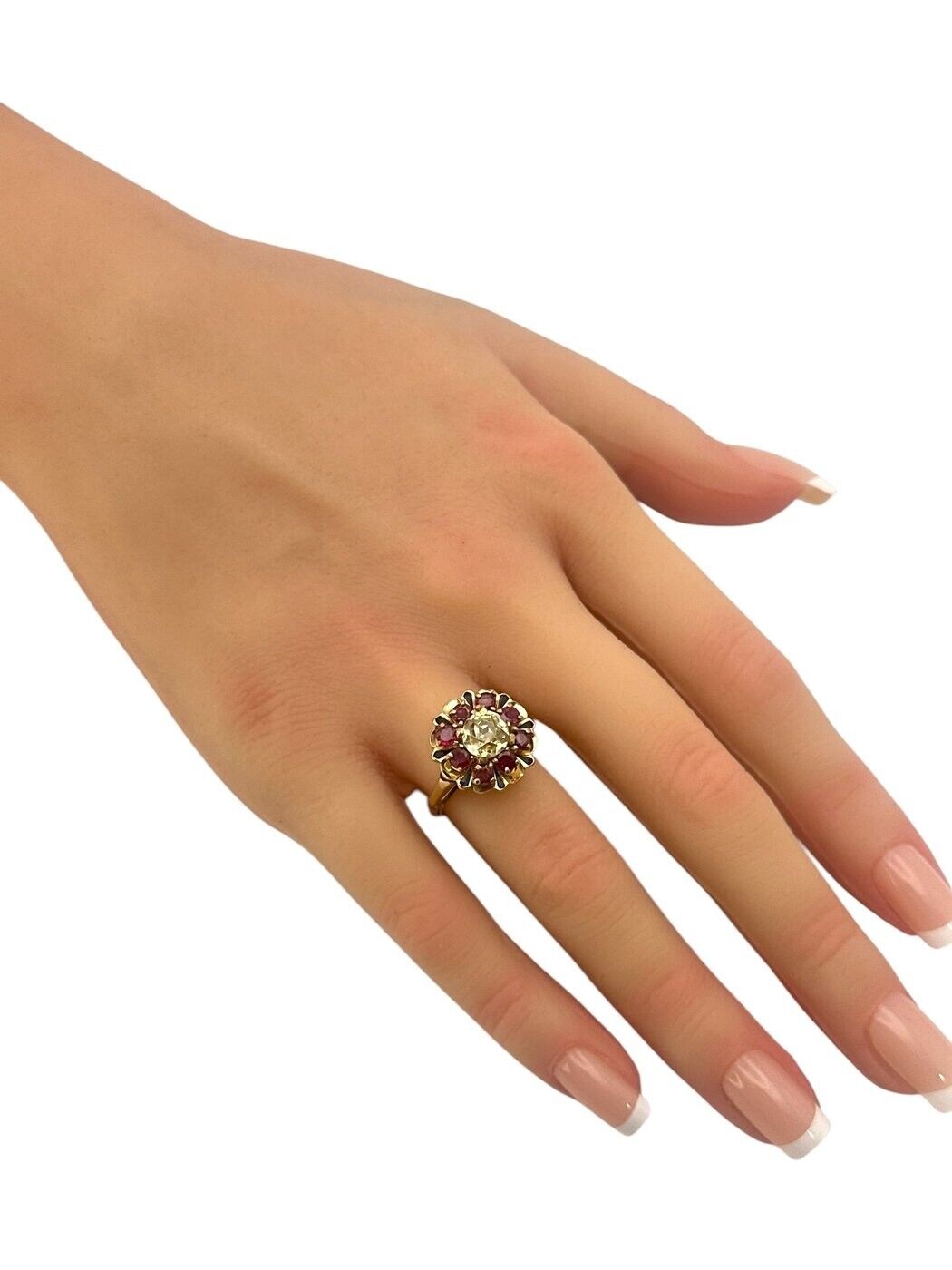 14K Yellow Gold Ring/ Large Center 1.0Ct Diamond Surrounded by 8 Rubies