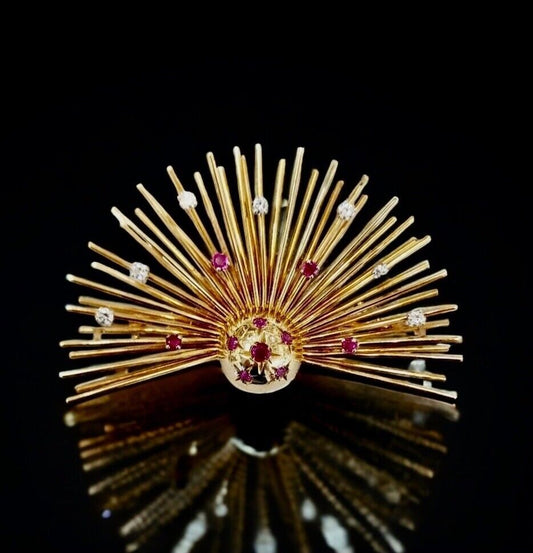 Vintage  18k Amazing  Gold brooch   Diamonds  Rubies