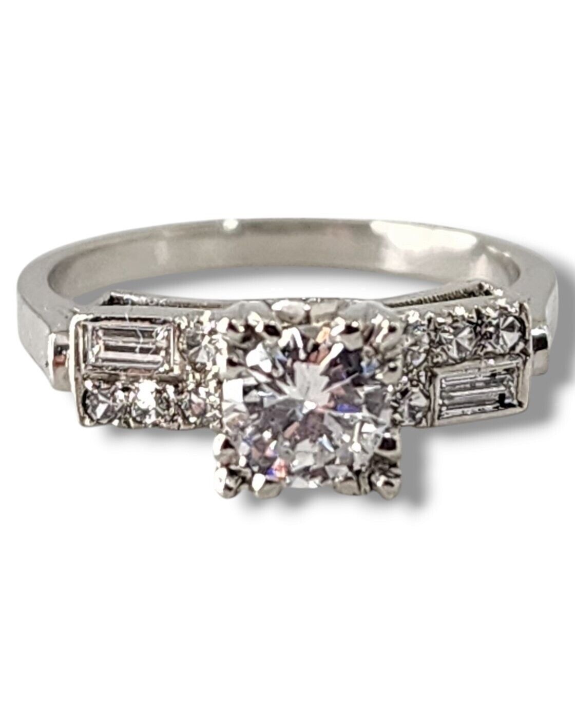 Beautiful 18K White Gold Ring with Diamonds 0.50Ct