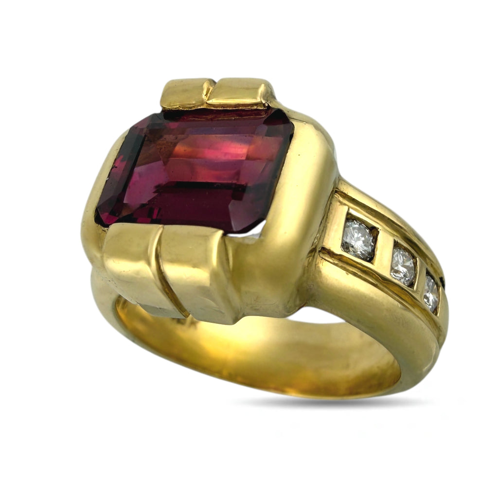 18K Yellow Gold 2.5ct Garnet and 0.18ct Diamond Ring
