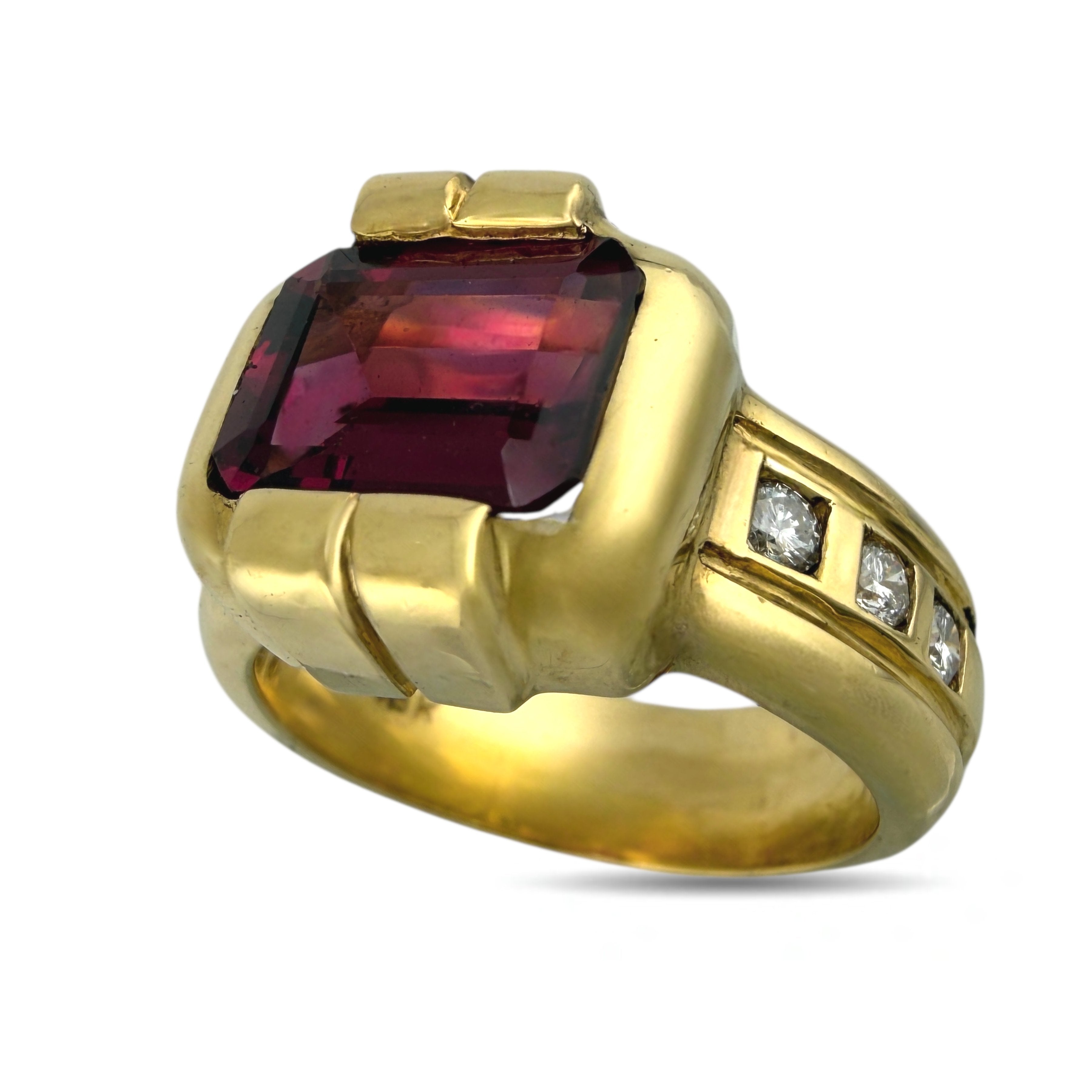 18K Yellow Gold 2.5ct Garnet and 0.18ct Diamond Ring