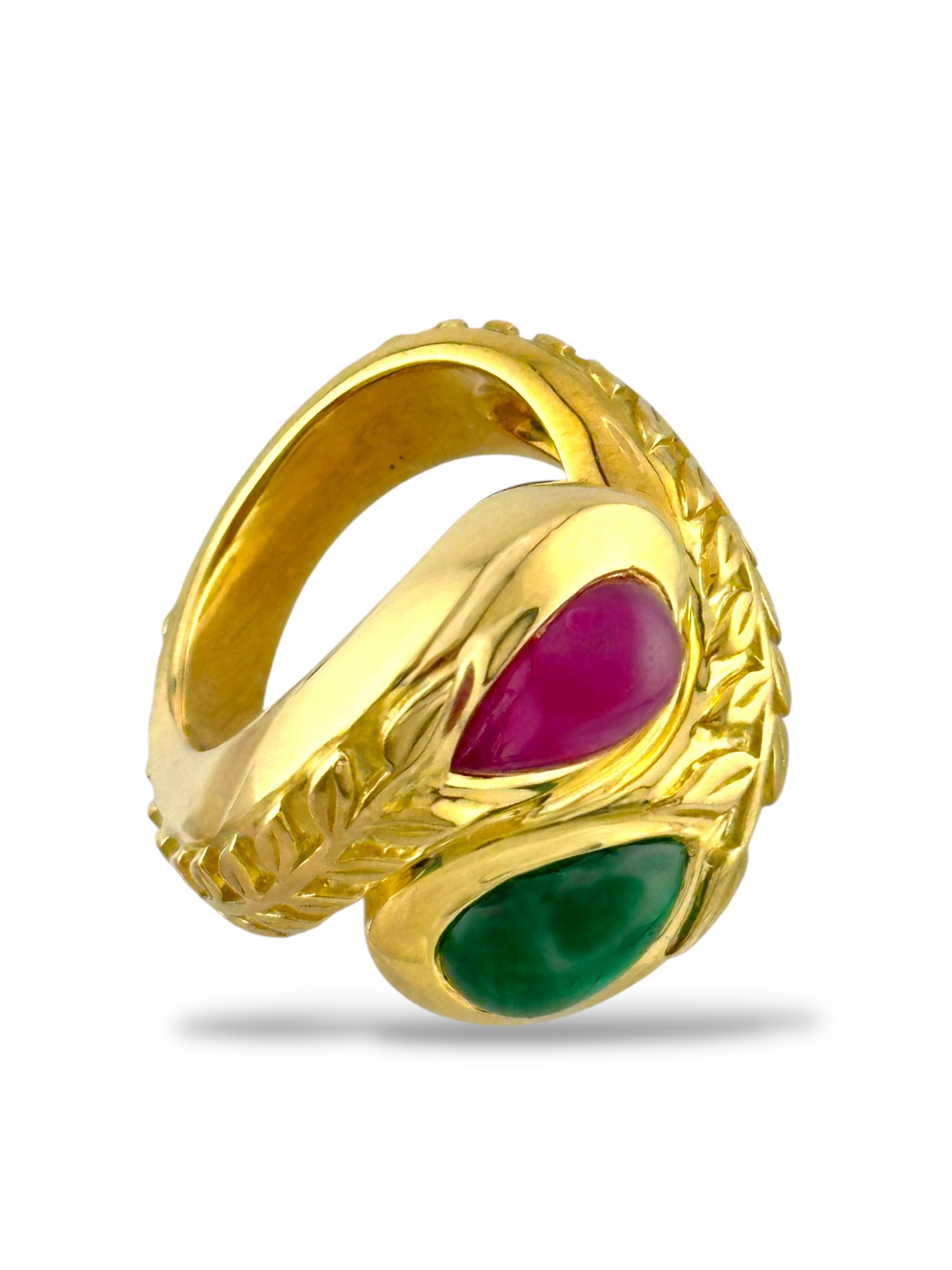 18 kt. Yellow gold, Valentin Magro 18K Gold Ring with Ruby and Emerald