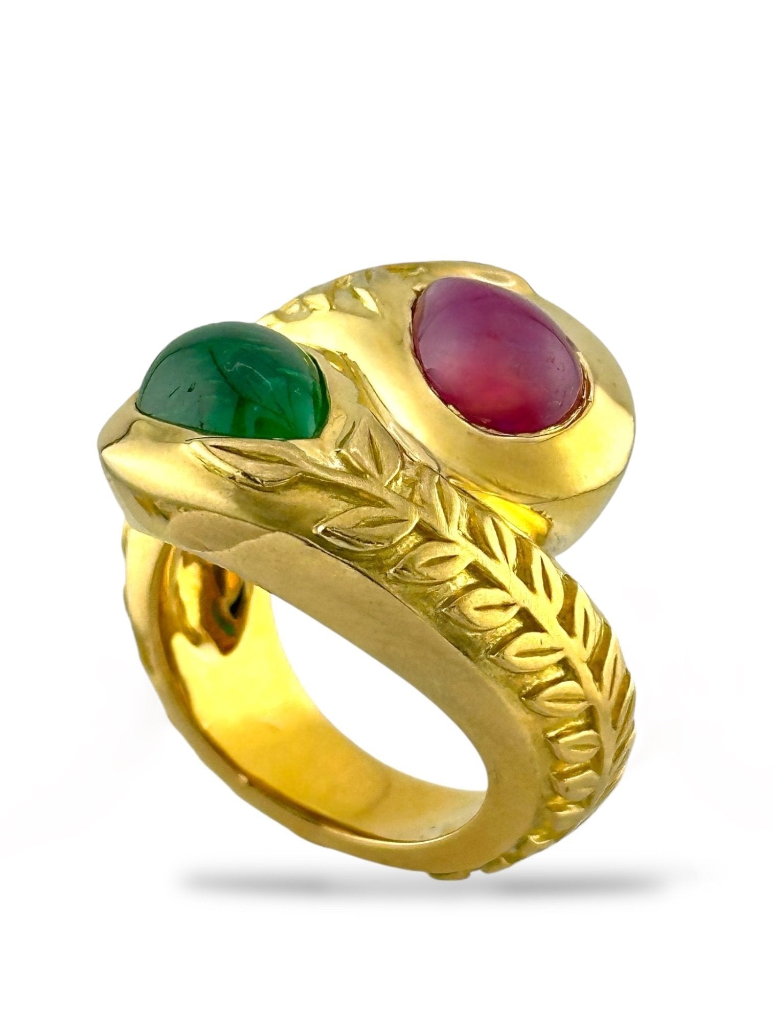 18 kt. Yellow gold, Valentin Magro 18K Gold Ring with Ruby and Emerald