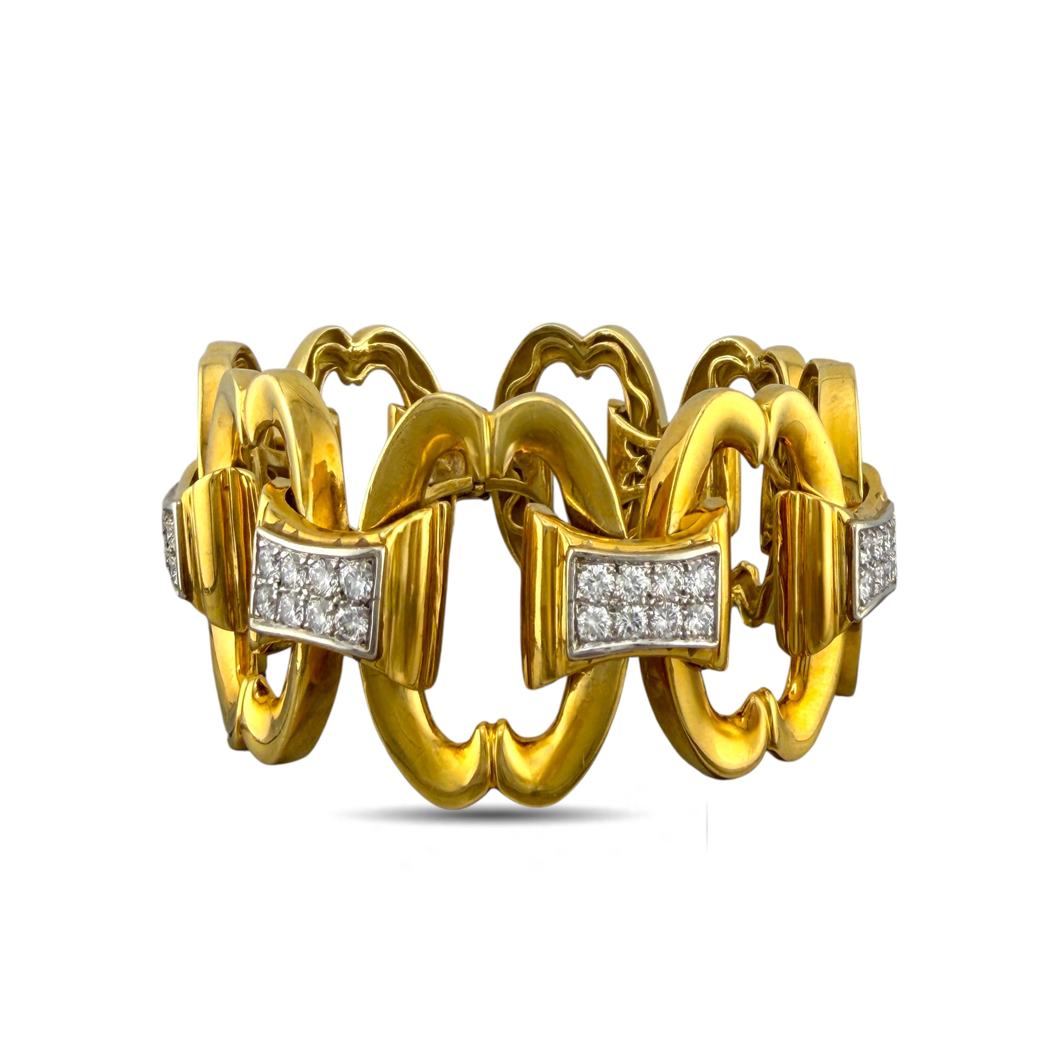 18 kt. Yellow gold, Exclusive Italian 18K Yellow Gold Interlocking 3.84ct Diamond Link  3.84ct. tw. Diamond