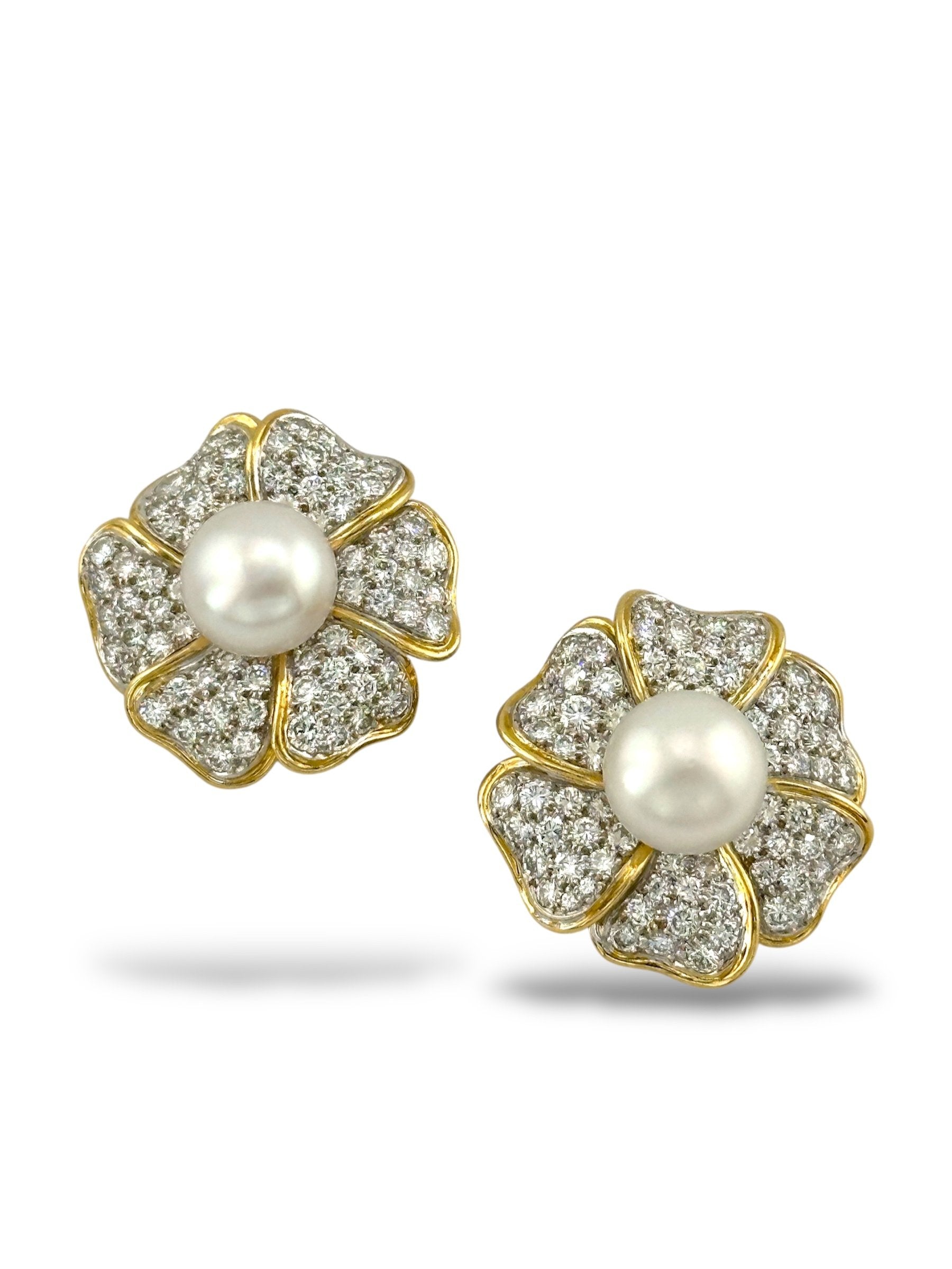 18K Gold and 11ct Diamonds Earrings