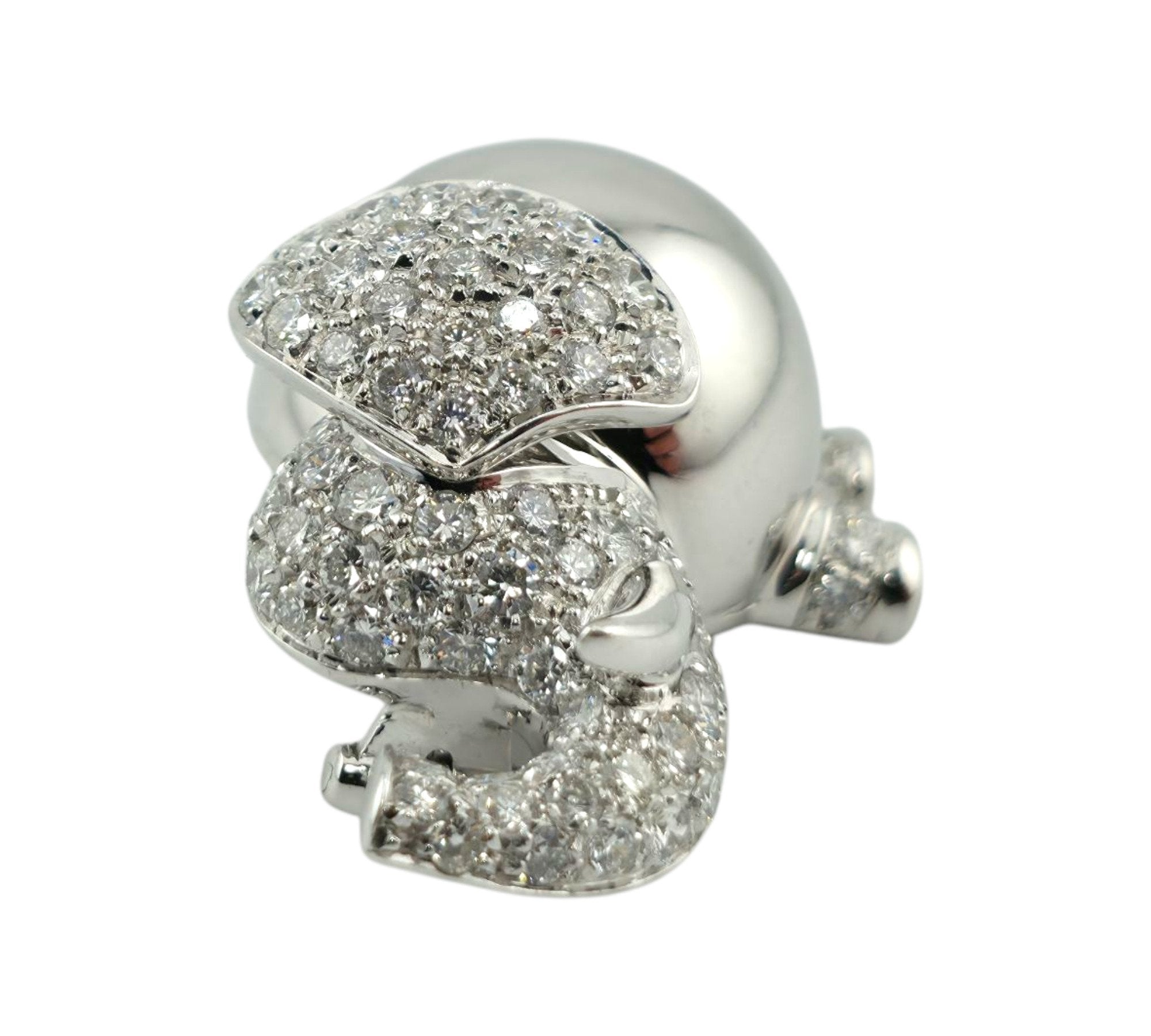 18K White Gold Elephant Pendant Adorned with 2ct Diamonds