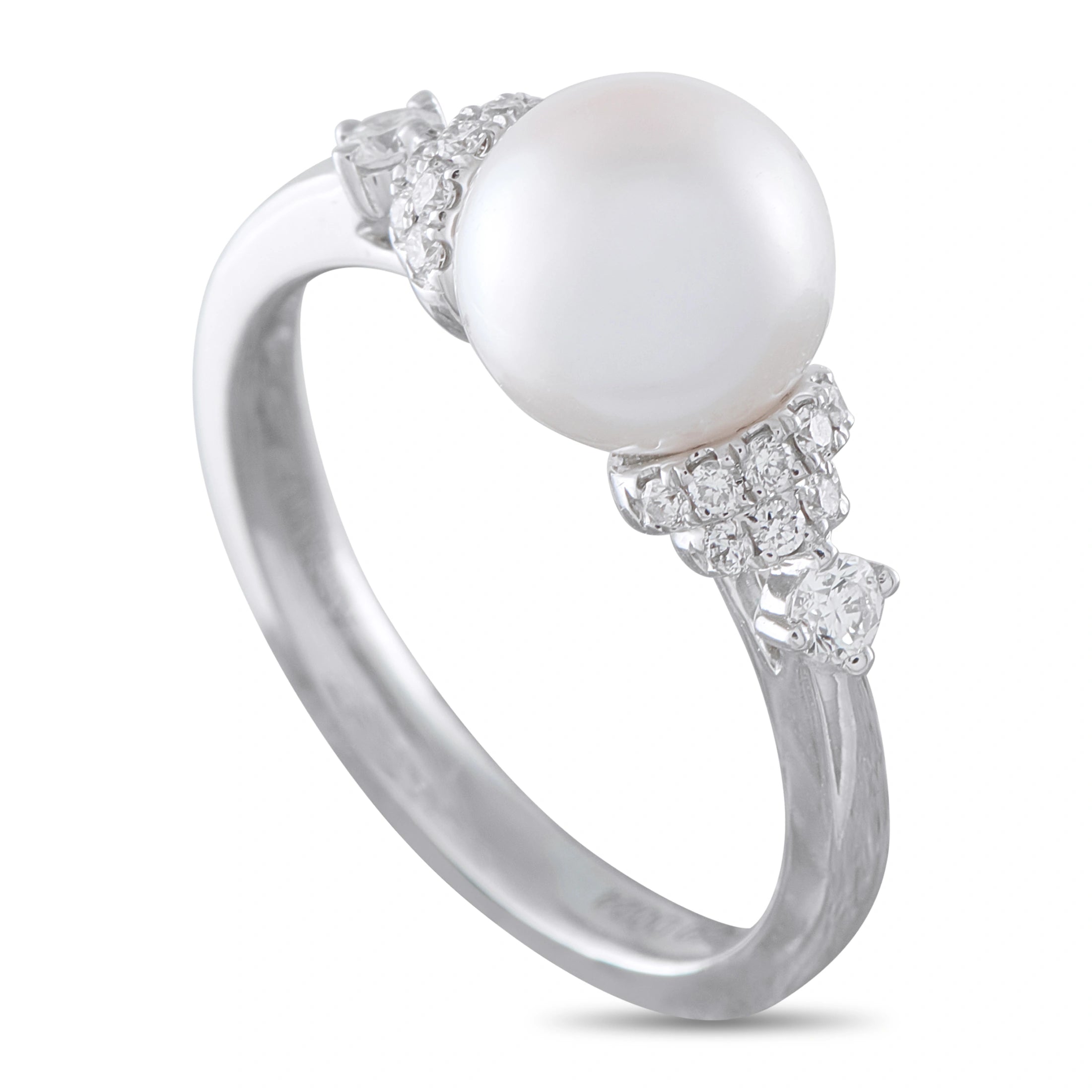 Assael 18K white gold ring with large pearl and diamond cluster setting