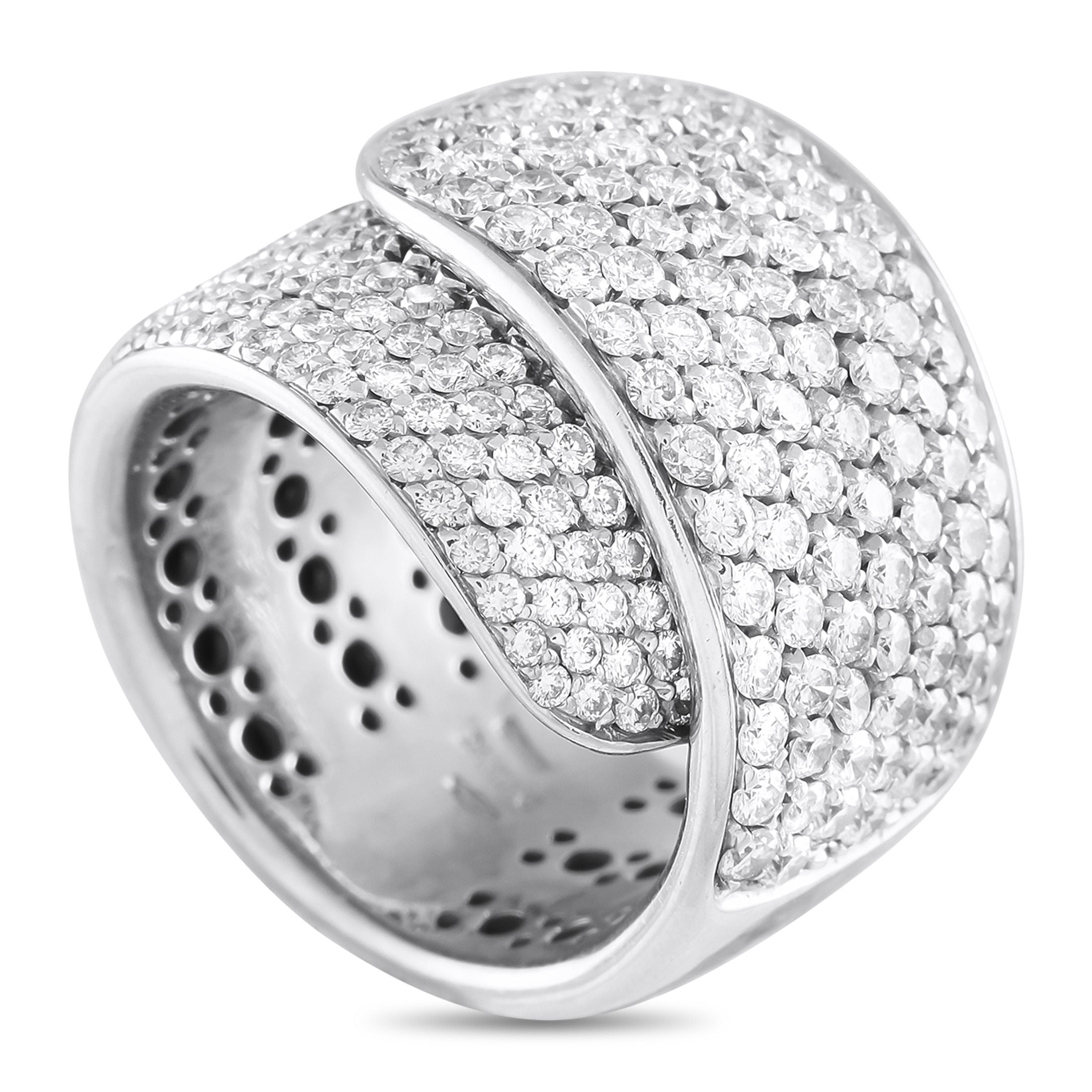 Damiani18K White Gold 3.25ct Diamond Ring – A contemporary wrapped setting crafted from 18K White Gold serves as a stunning f