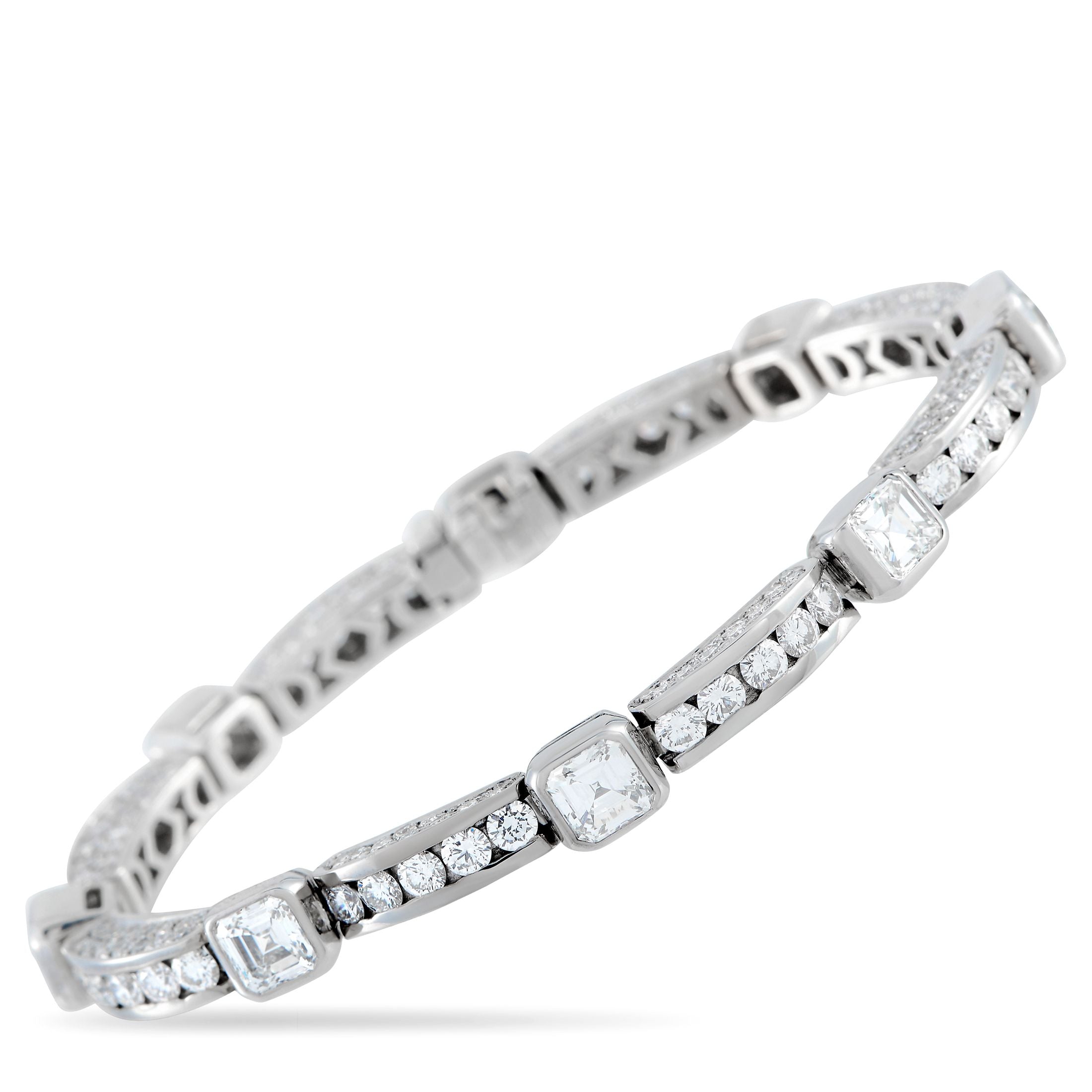 Graff18K White Gold 14.77ct Diamond Bracelet – Aside from exceptional craftsmanship, one can’t deny the allure of this white 